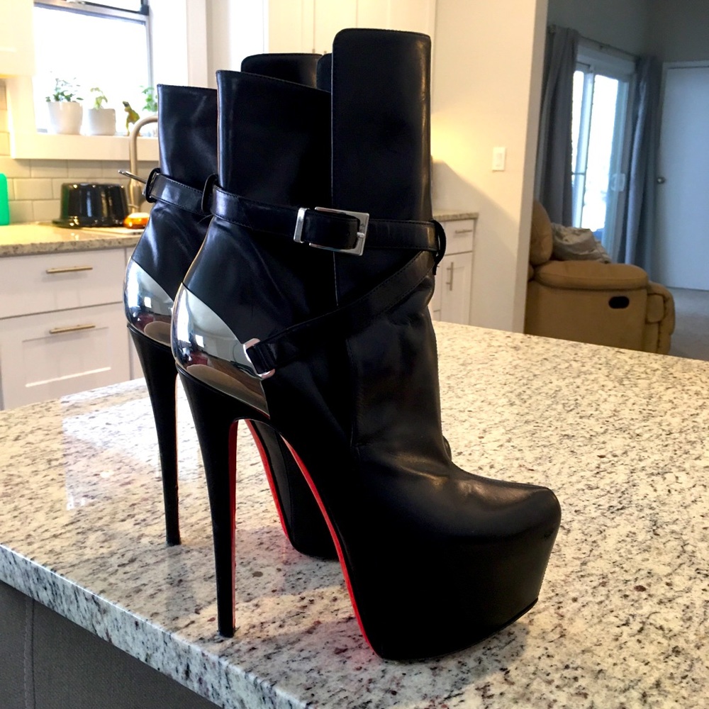 🌟Christian Louboutin stiletto platform boots 🌟